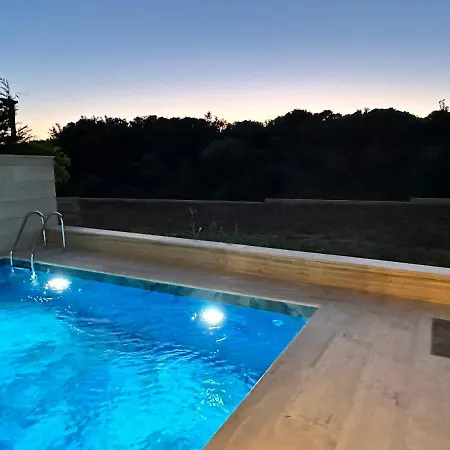 Luxury Blue Sapphire With Outdoor Pool Apartment Kozino