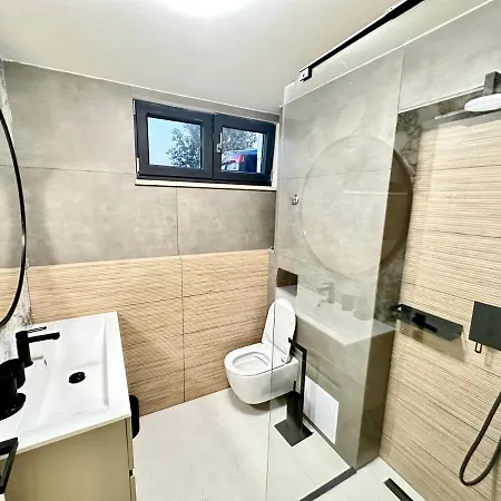 Luxury Blue Sapphire With Outdoor Pool Apartment Kozino