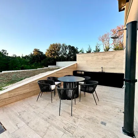 Luxury Blue Sapphire With Outdoor Pool