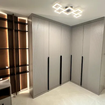 Luxury Blue Sapphire With Outdoor Pool Apartment *