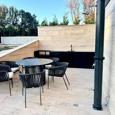 Apartment Luxury Blue Sapphire With Outdoor Pool Kozino