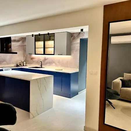 Luxury Blue Sapphire With Outdoor Pool Kozino